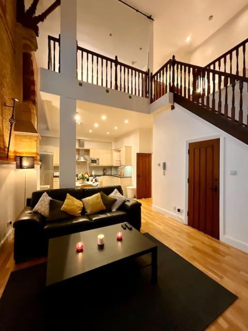 Magical Church Conversion In Watford Extérieur photo