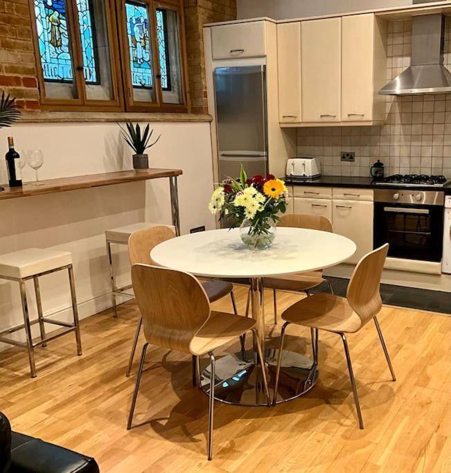 Magical Church Conversion In Watford Extérieur photo